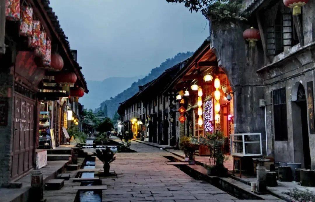 外地人98年向镇政府买了旧乡政府办公房,已取得确权证书。房屋现在可转让别人吗?-一个全面的问答类网站